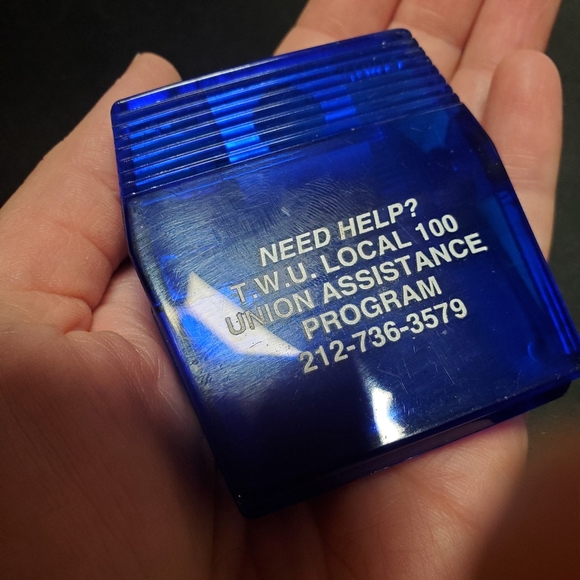 Lot of 2 Youth Keychain and Magnet Set - Picture 5 of 5